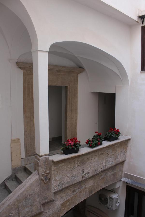 Sant'Andrea - Luxury Rooms In Vucciria Palermo Bagian luar foto